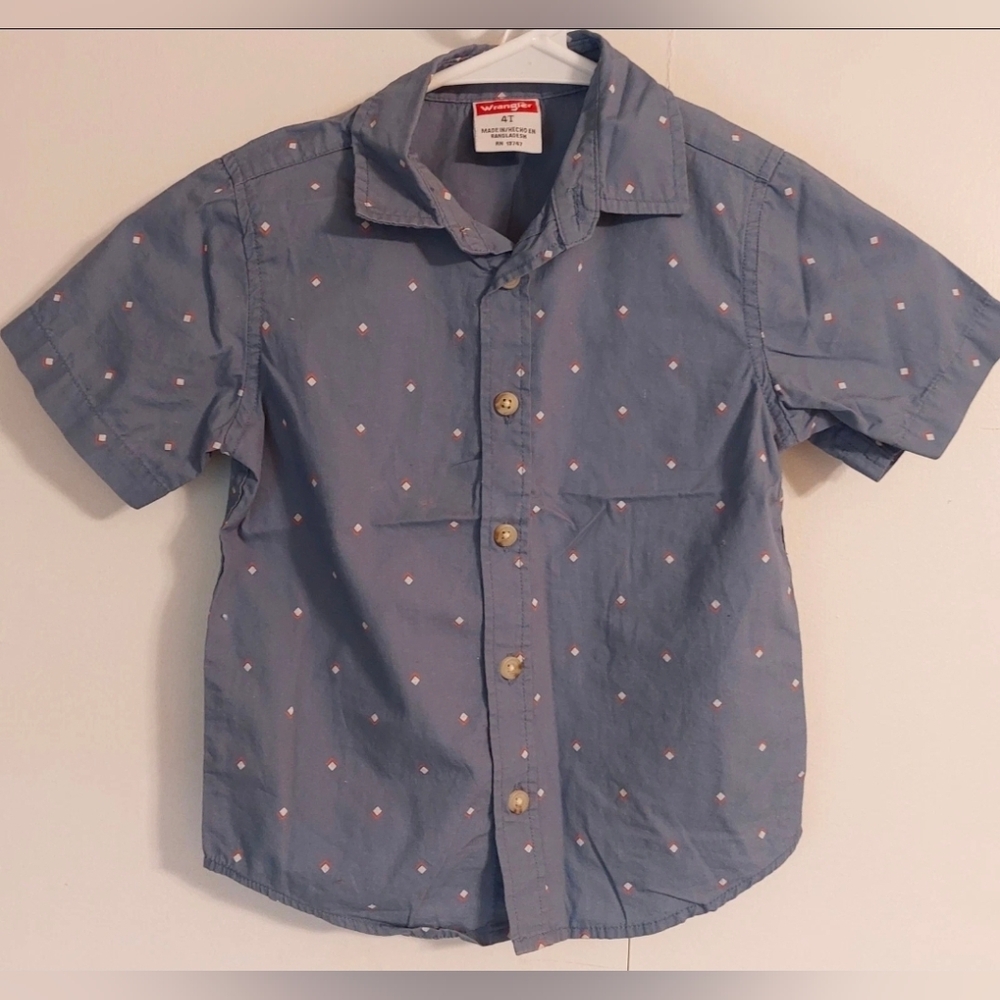 (2) Boy Size 4 EUC Collared Button Up Shirts - Wrangler & Kenneth Cole